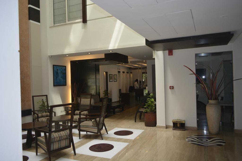 Hotel Mint Casa Нью-Дели Экстерьер фото