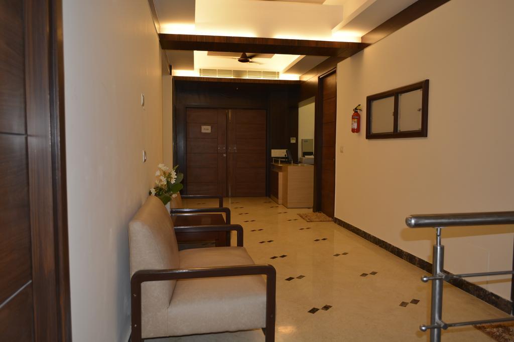 Hotel Mint Casa Нью-Дели Экстерьер фото