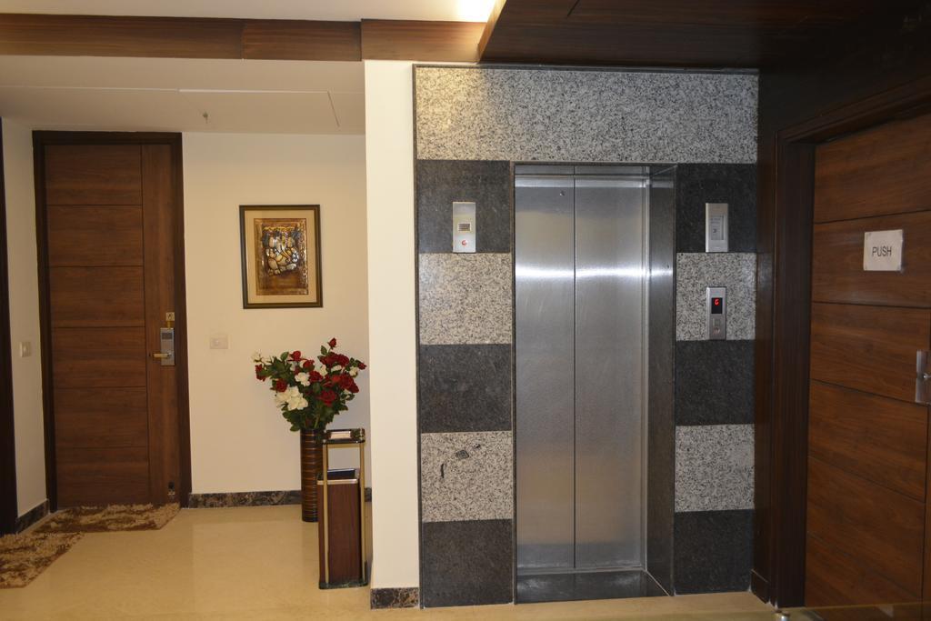 Hotel Mint Casa Нью-Дели Экстерьер фото