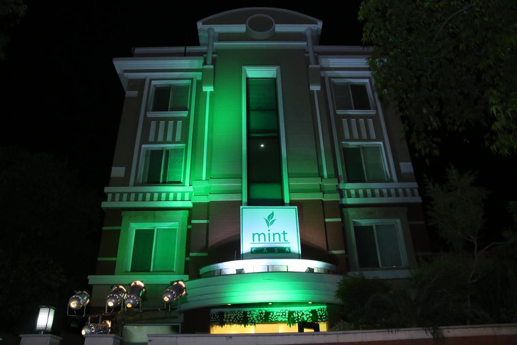 Hotel Mint Casa Нью-Дели Экстерьер фото