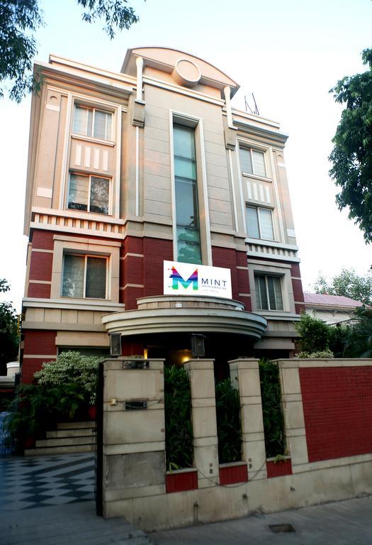 Hotel Mint Casa Нью-Дели Экстерьер фото