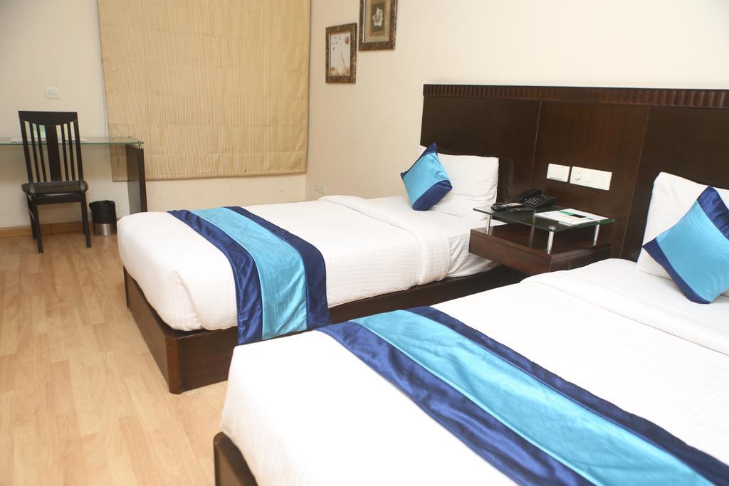 Hotel Mint Casa Нью-Дели Экстерьер фото