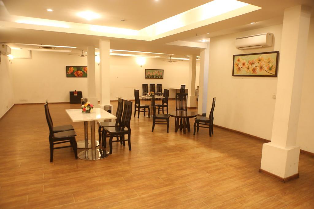 Hotel Mint Casa Нью-Дели Экстерьер фото