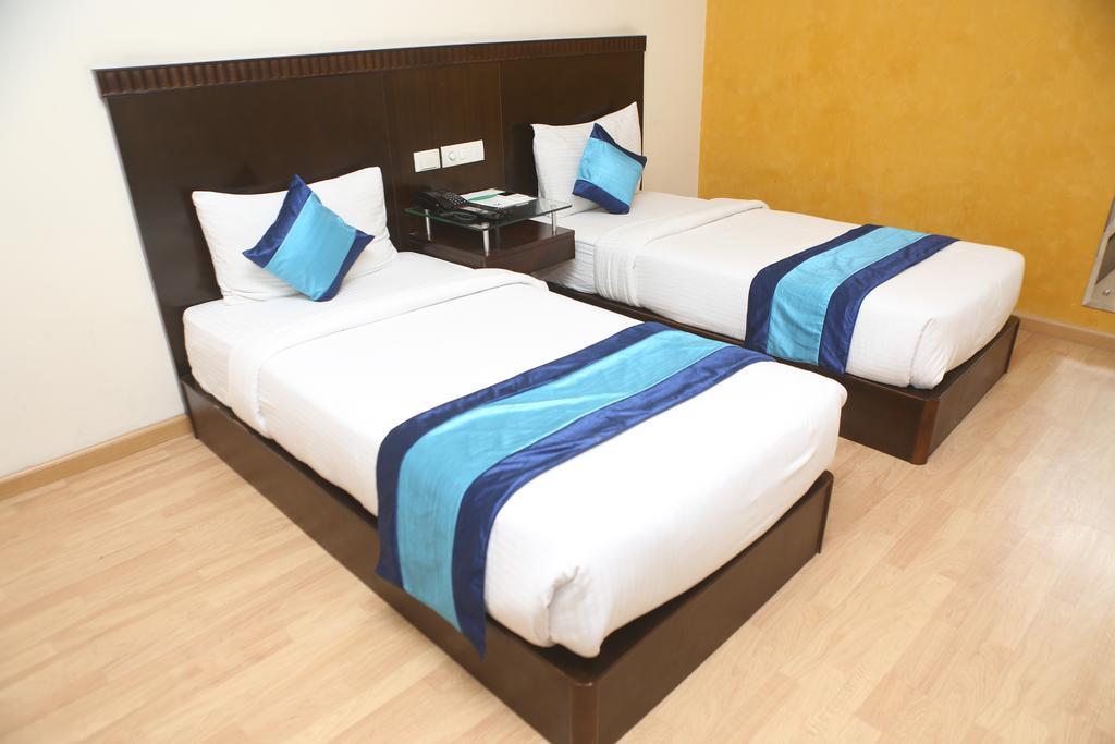 Hotel Mint Casa Нью-Дели Экстерьер фото