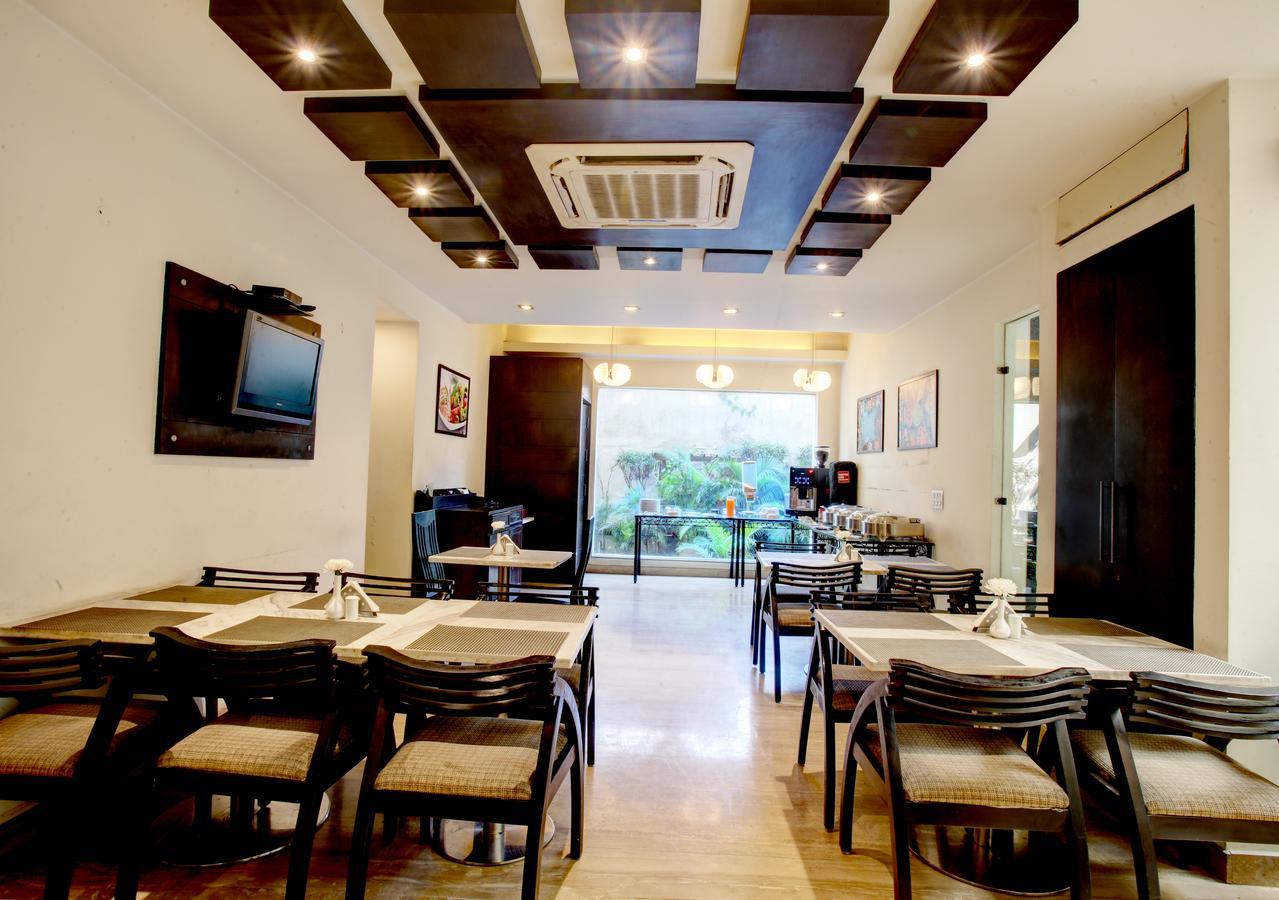 Hotel Mint Casa Нью-Дели Экстерьер фото