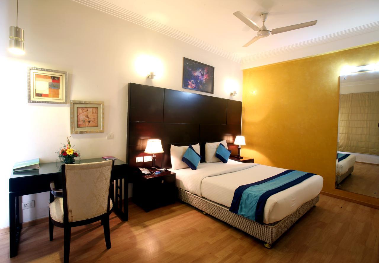 Hotel Mint Casa Нью-Дели Экстерьер фото