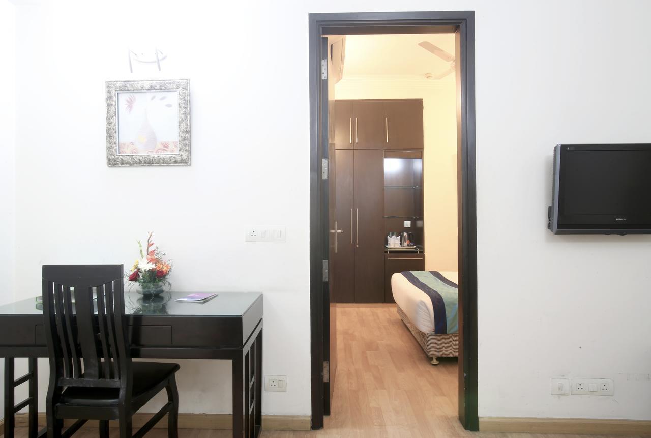 Hotel Mint Casa Нью-Дели Экстерьер фото