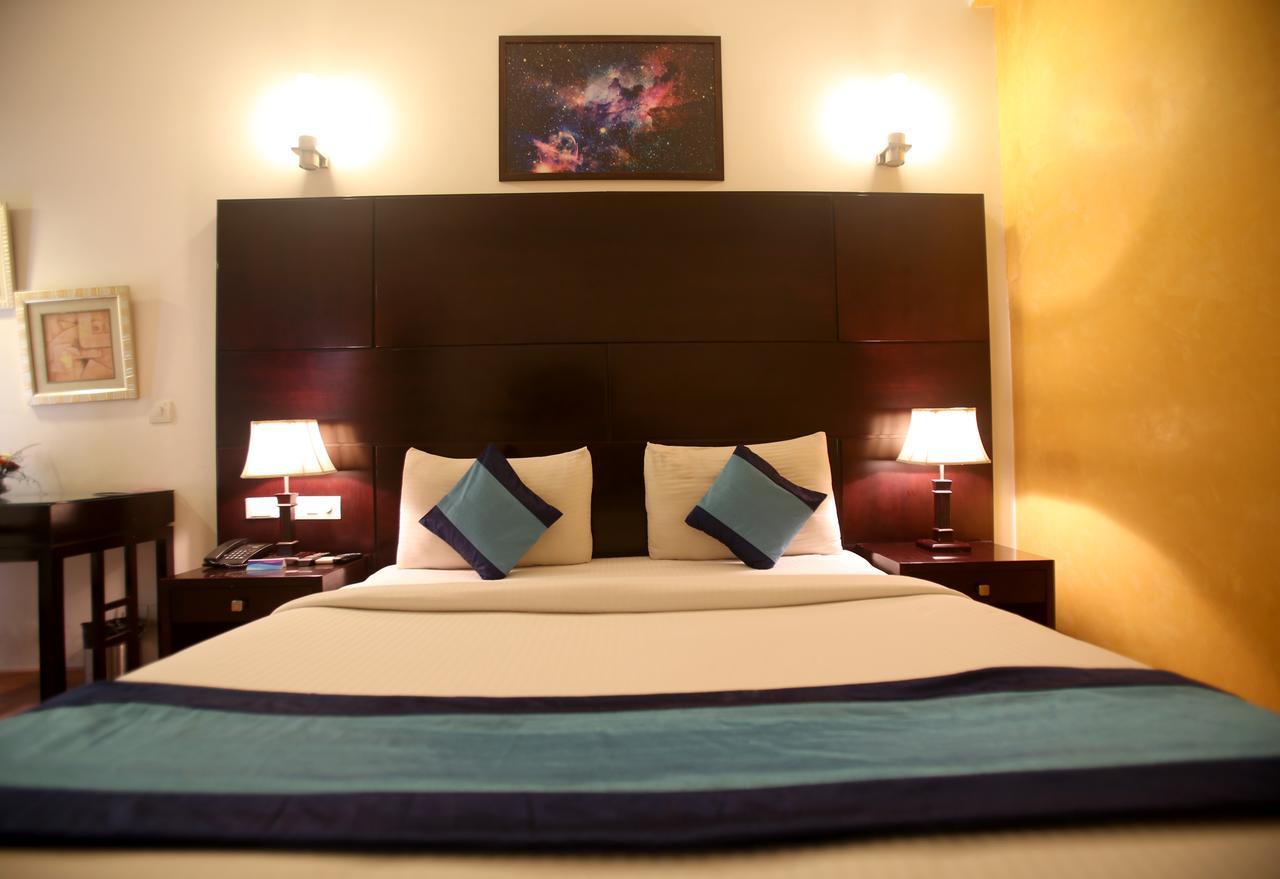 Hotel Mint Casa Нью-Дели Экстерьер фото