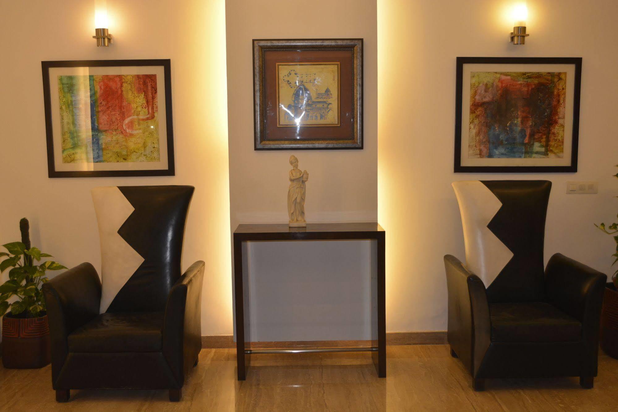 Hotel Mint Casa Нью-Дели Экстерьер фото