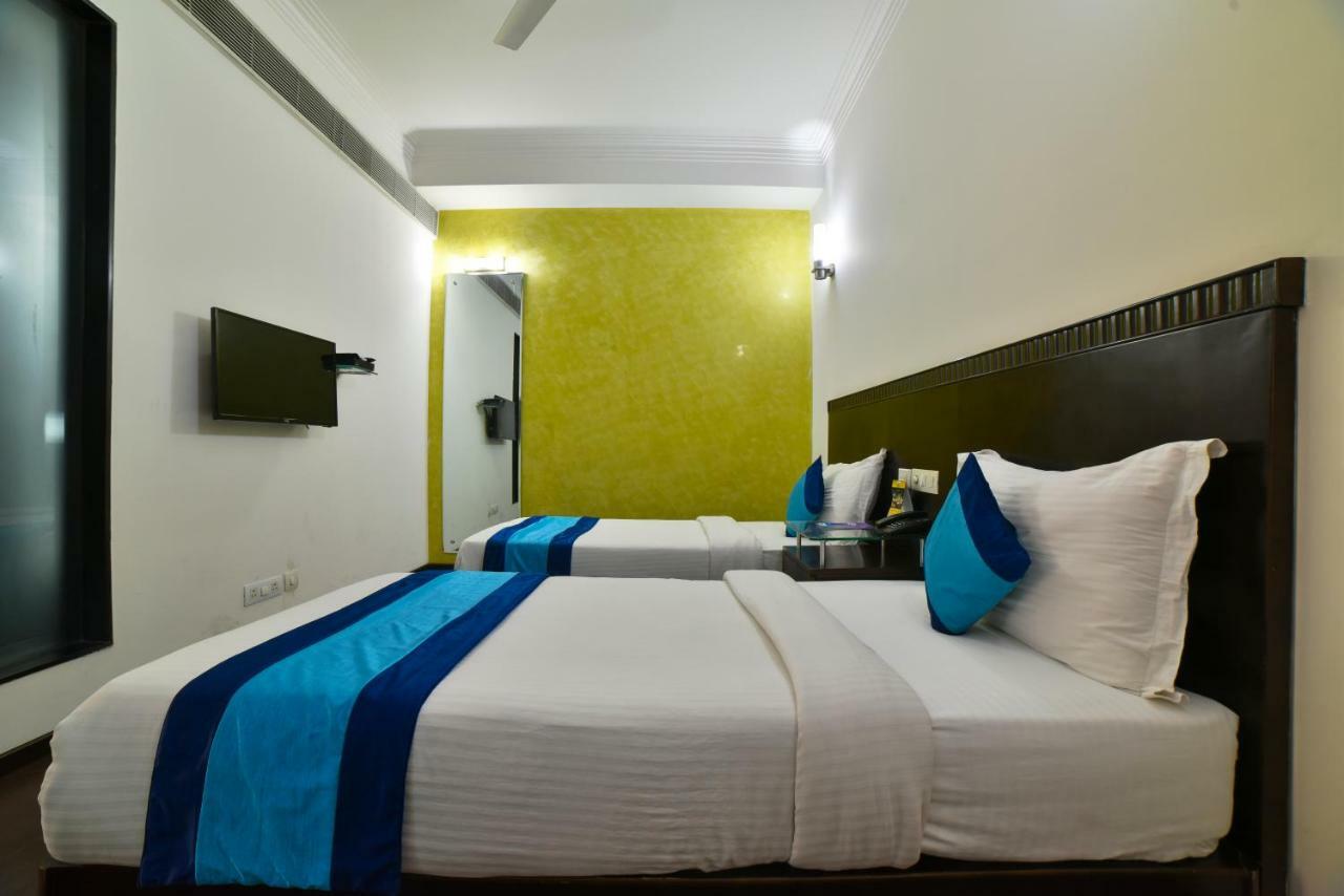 Hotel Mint Casa Нью-Дели Экстерьер фото