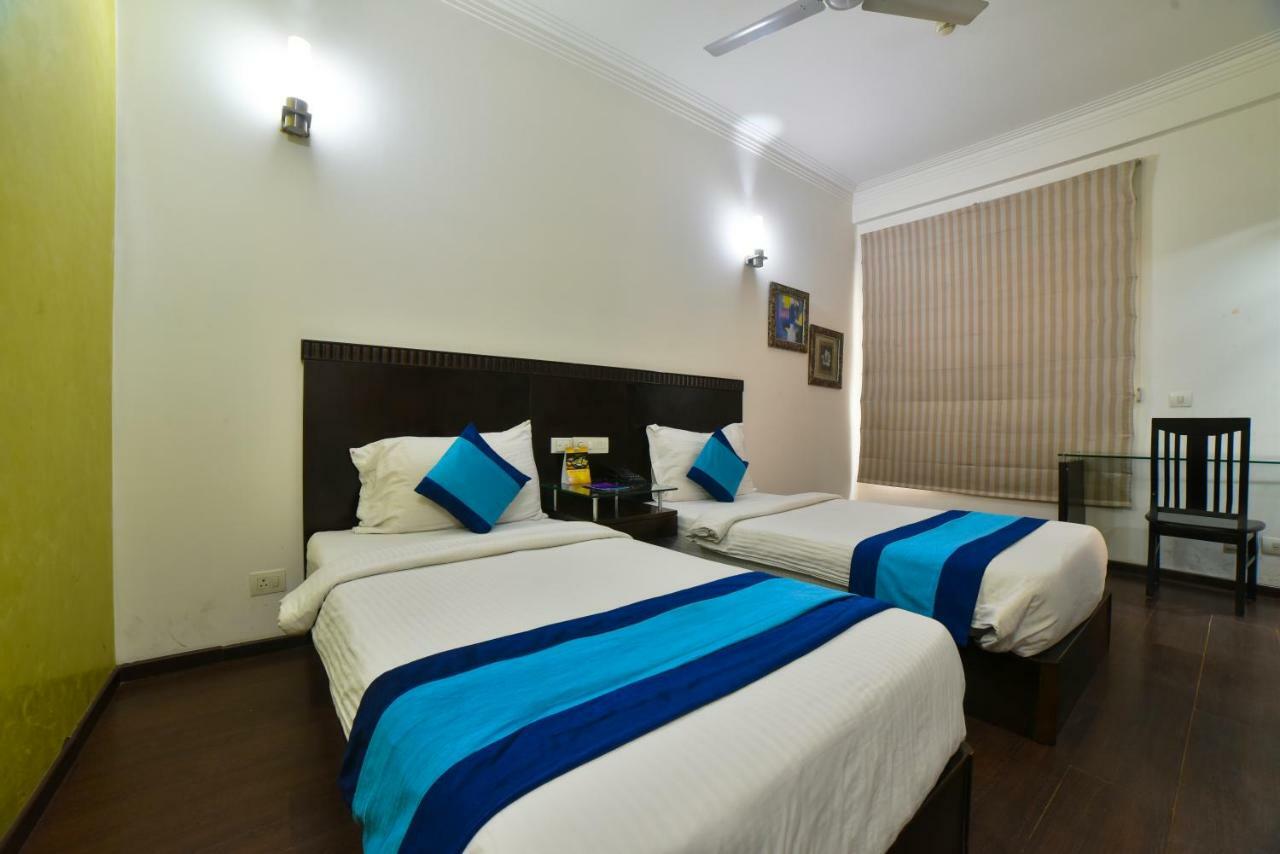 Hotel Mint Casa Нью-Дели Экстерьер фото